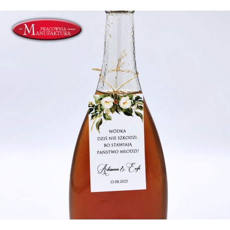 zawieszki na butelki, alkohol weselny białe kwiaty- White Flower